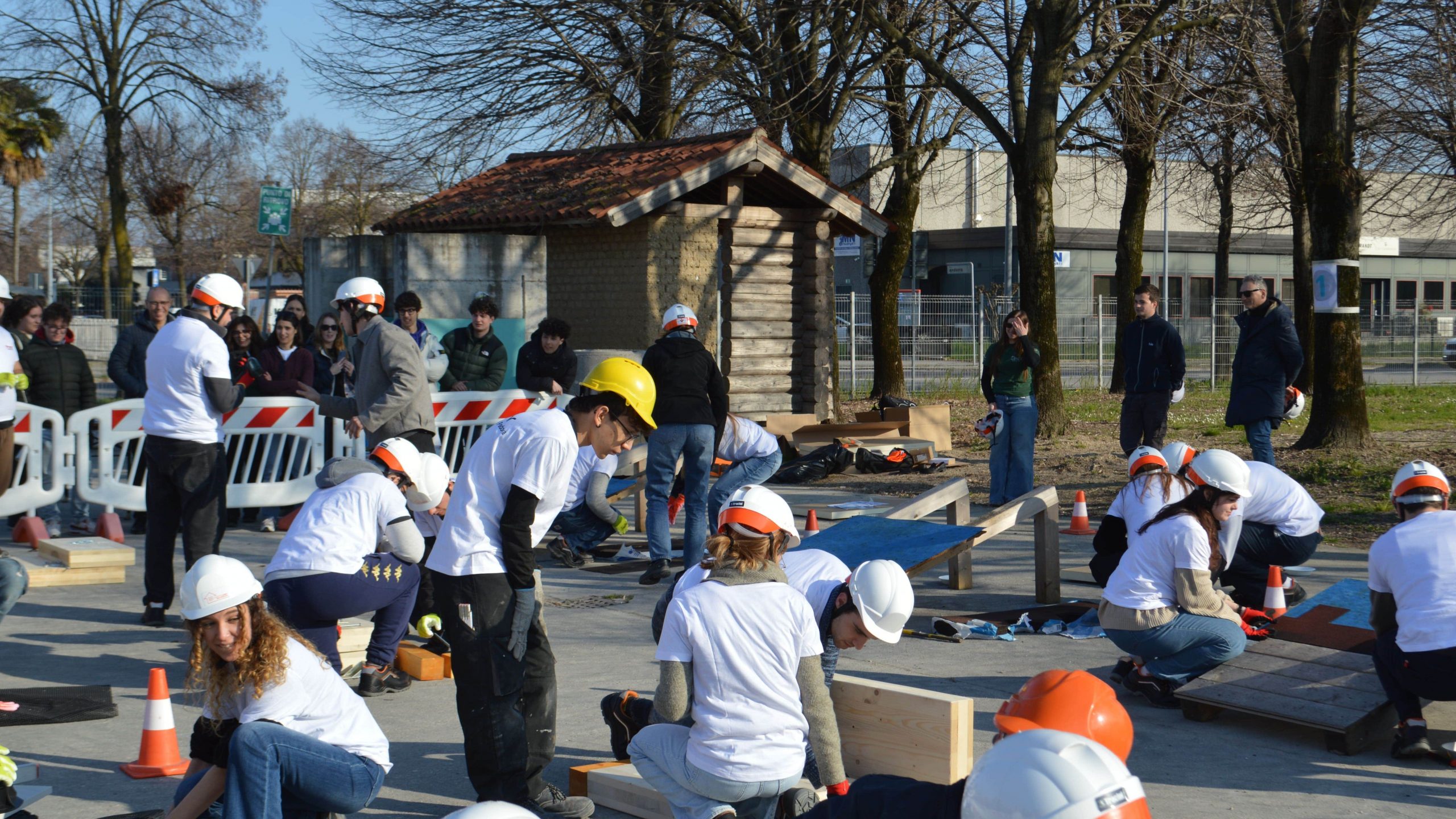 I ragazzi si sfidano nelle Olimpiadi di cantiere UniZEB